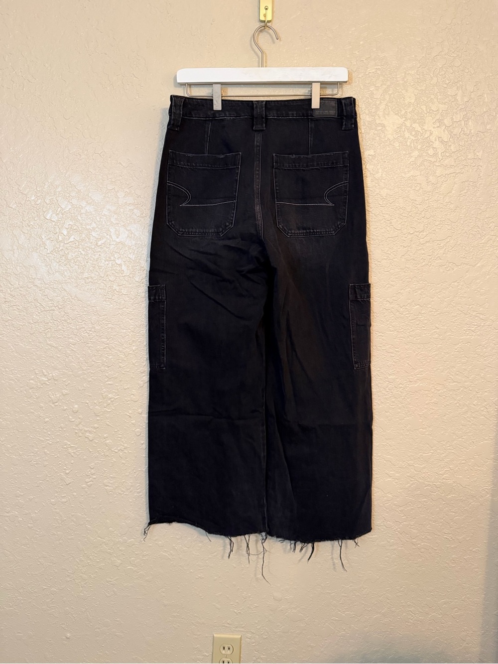 American eagle super high rise baggy Wide Leg Cargo Jeans Black size 6 - Picture 2 of 8